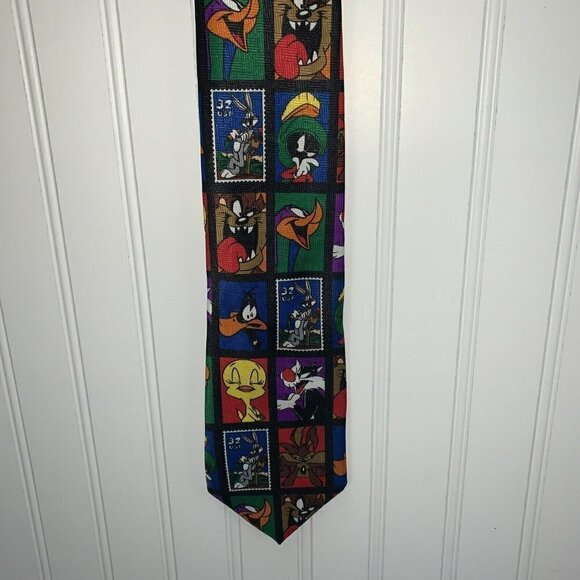 Vintage Men's Looney Tunes Stamp Collection Neck Tie Made In USA 1997 - Picture 1 of 9